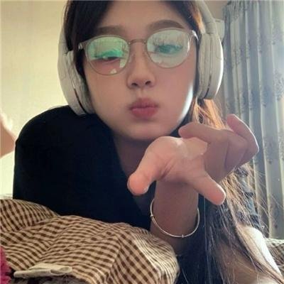 照片的她